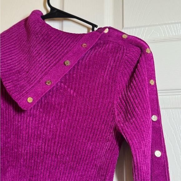 White House Black Market Fuchsia Turtleneck Sweater - Picture 6 of 11